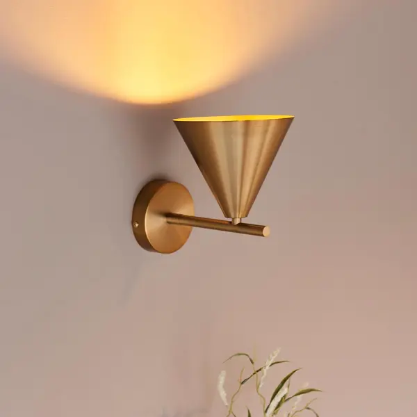 Cape Wall Light in Antique Brass